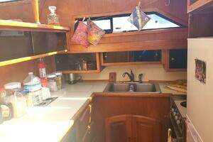 1985 Californian 5239 Cockpit Motor Yacht thumbnail 39