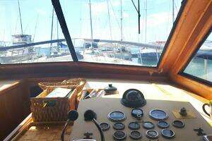 1985 Californian 5239 Cockpit Motor Yacht thumbnail 18
