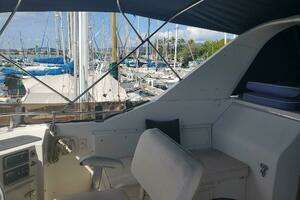 1985 Californian 5239 Cockpit Motor Yacht thumbnail 38