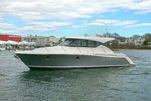 DOUBLE DIAMOND 2018 Tiara Yachts Coupe Yacht For Sale in Falmouth MA