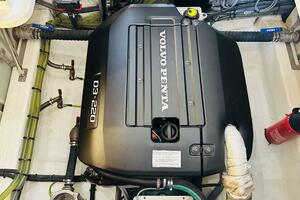 Harbor Lights 39ft Greenline Yacht For Sale