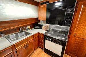 1980 Hatteras 58 MY thumbnail 26