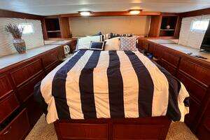 1980 Hatteras 58 MY thumbnail 49