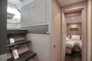 2022 Fountaine Pajot MY6 thumbnail 110