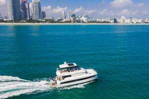 2022 Fountaine Pajot MY6 thumbnail 30