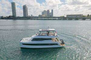 2022 Fountaine Pajot MY6 thumbnail 1