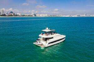 2022 Fountaine Pajot MY6 thumbnail 10