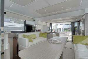 2022 Fountaine Pajot MY6 thumbnail 93