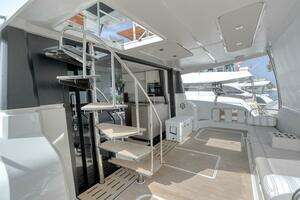 2022 Fountaine Pajot MY6 thumbnail 18