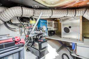 2022 Fountaine Pajot MY6 thumbnail 56