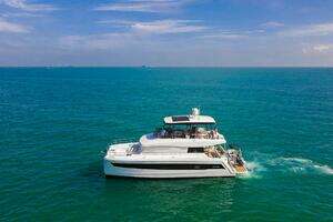 2022 Fountaine Pajot MY6 thumbnail 48