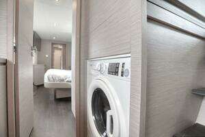 2022 Fountaine Pajot MY6 thumbnail 117