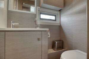 2022 Fountaine Pajot MY6 thumbnail 105