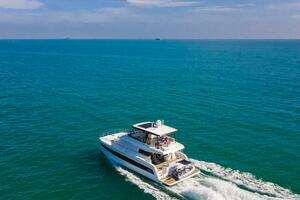 2022 Fountaine Pajot MY6 thumbnail 23