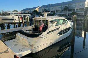 2018 Cruisers Yachts 42 Cantius thumbnail 1