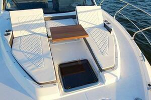 42FT (12.8M) CRUISERS YACHTS