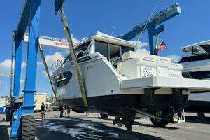 2018 Cruisers Yachts 42 Cantius thumbnail 5