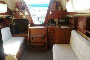 1977 Islander 28 thumbnail 16