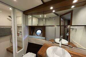 2015 Tiara Yachts C44 Coupe thumbnail 19