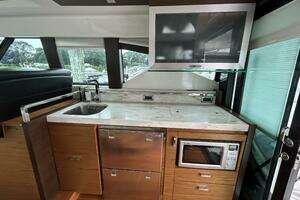 2015 Tiara Yachts C44 Coupe thumbnail 11