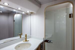 Viking 60 - Carolina Style - Interior Head