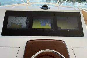 2004 Viking 56 Convertible thumbnail 51