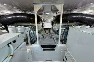 2004 Viking 56 Convertible thumbnail 31