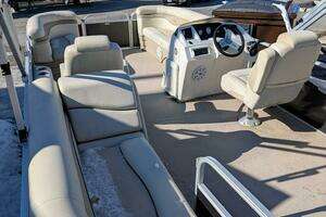 2014 Bennington 21 SLX thumbnail 14