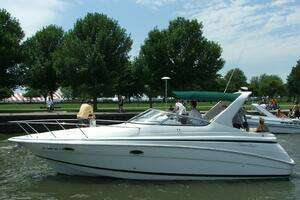 1998 Chris-Craft 320 Express Cruiser thumbnail 1