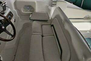 1998 Chris-Craft 320 Express Cruiser thumbnail 15