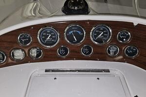 1998 Chris-Craft 320 Express Cruiser thumbnail 17