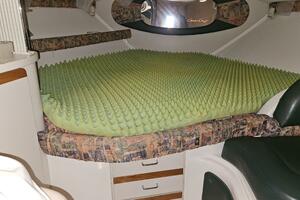 1998 Chris-Craft 320 Express Cruiser thumbnail 27