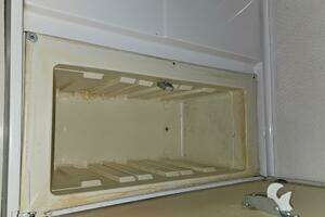 1998 Chris-Craft 320 Express Cruiser thumbnail 20
