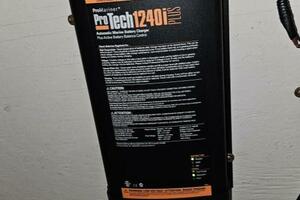 1998 Chris-Craft 320 Express Cruiser thumbnail 37