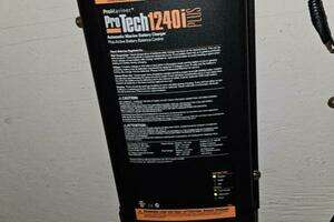 1998 Chris-Craft 320 Express Cruiser thumbnail 37