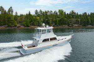 2019 Lowell Flybridge thumbnail 34