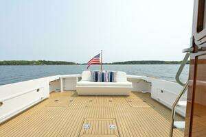 2019 Lowell Flybridge thumbnail 16