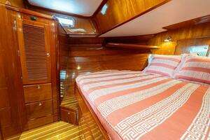 2019 Lowell Flybridge thumbnail 12