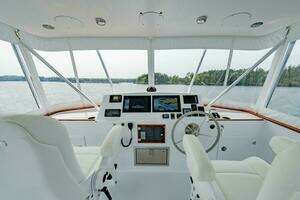 2019 Lowell Flybridge thumbnail 21