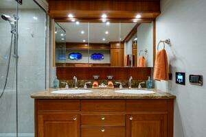 2009 Pacific Mariner thumbnail 47