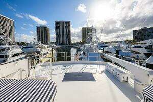 2009 Pacific Mariner thumbnail 16