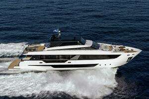 2022 Ferretti Yachts Skydeck thumbnail 5