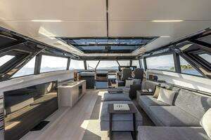 2022 Ferretti Yachts Skydeck thumbnail 6