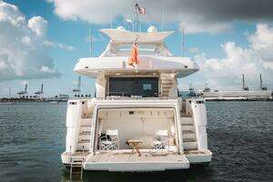 2014 Ferretti Yachts 870 thumbnail 10