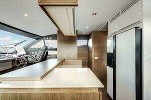 2014 Ferretti Yachts 870 thumbnail 20