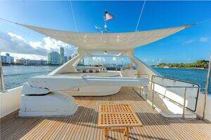 2014 Ferretti Yachts 870 thumbnail 8