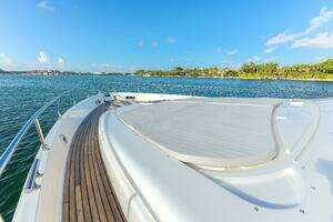 2014 Ferretti Yachts 870 thumbnail 7