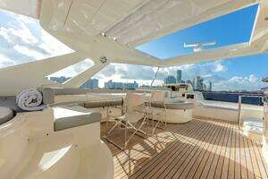 2014 Ferretti Yachts 870 thumbnail 12