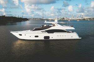 2014 Ferretti Yachts 870 thumbnail 35