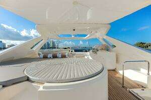 2014 Ferretti Yachts 870 thumbnail 16